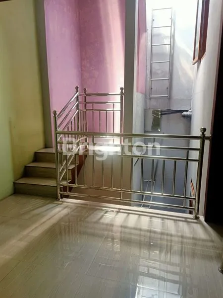 image RUMAH STRATEGIS DI KOMPLEK PERUMAHAN NGRONGGO (6)
