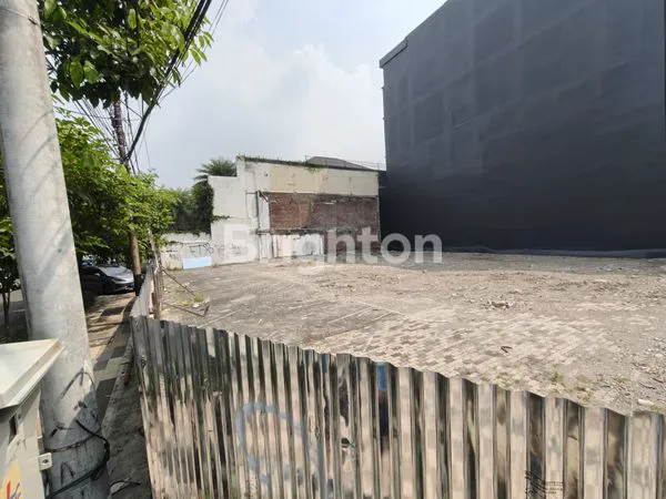 LAHAN PUSAT KOTA SURABAYA JLN DR SUTOMO