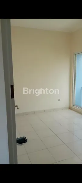 image RUMAH 2 LANTAI SHM DI SERPONG LAGOON (3)