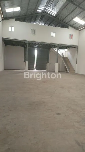 image GUDANG BARU BESERTA KANTOR DALAM KOTA PINGGIR JALAN , JAKARTA BARAT  (4)