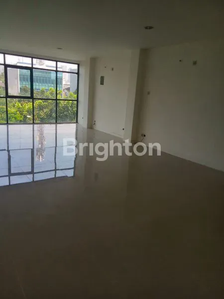 image AREA KOMERSIAL! RUKO FOR RENT DI CIDENG, LUAS 100M², JALAN UTAMA\N\N (3)