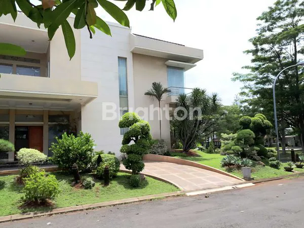 image RUMAH SULTAN DI LINGKUNGAN ASRI ALAM SUTERA (5)