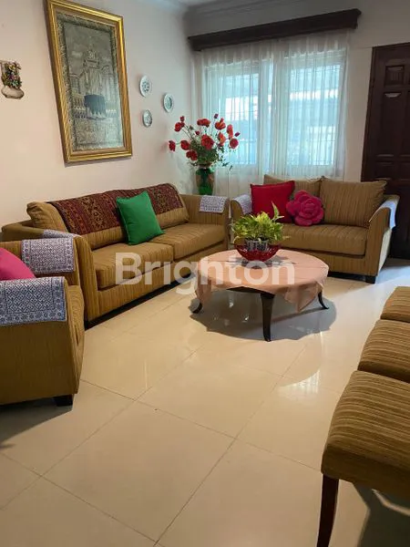 image DI JUAL CEPAT RUMAH 2 LANTAI POSISI HOOK DI JANUR INDAH KELAPA GADING. RAPI TERAWAT DAN SIAP HUNI. (1)