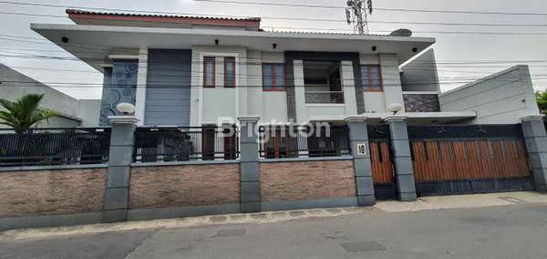 image RUMAH MODERN SIAP HUNI DI JL PAKEL (1)