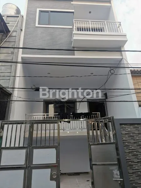 RUMAH TINGGAL 2 LANTAI DI TELUK GONG