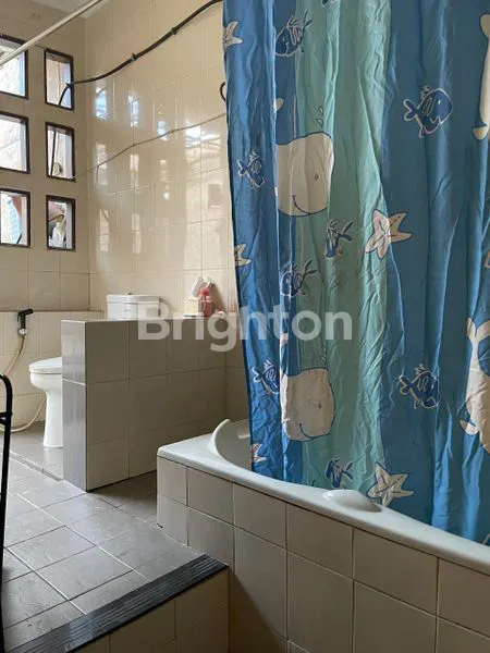 image RUMAH STRATEGIS 3KT+3KM GARASI 4 MOBIL (7)