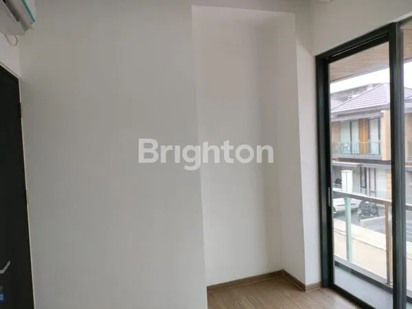 image RUMAH MINIMALIS 2 LANTAI DI SERPONG, SHM GOLDEN STONE\NJUAL RUMAH (4)