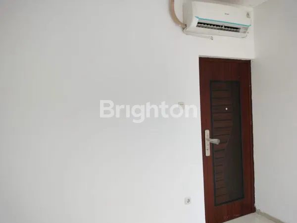 image RUMAH MINIMALIS 2 LANTAI DI SERPONG, SHM GOLDEN STONE\NJUAL RUMAH (5)