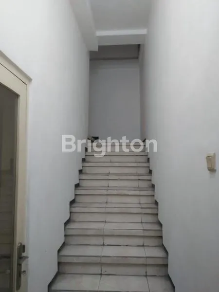 image RUKO LUAS DI PASAR BESAR (3)