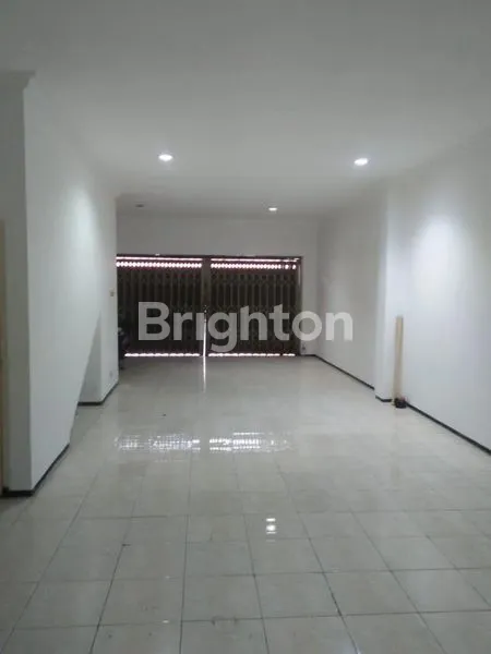 image RUKO LUAS DI PASAR BESAR (4)