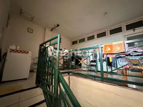 image RUKO 2 LANTAI RUNGKUT DEKAT SUPERINDO DEKAT MERR STRATEGIS (6)