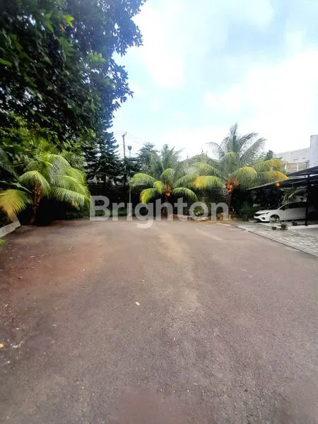 image DIJUAL RUMAH MEGAH SIAP HUNI DI JANTUNG GADING SERPONG (7)