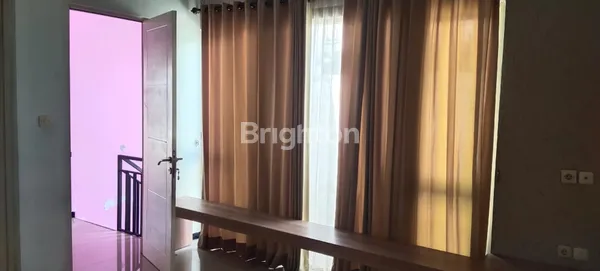 image RUMAH 2 LANTAI DIAMOND PARK RESIDENCE GEDANGAN SIDOARJO (6)