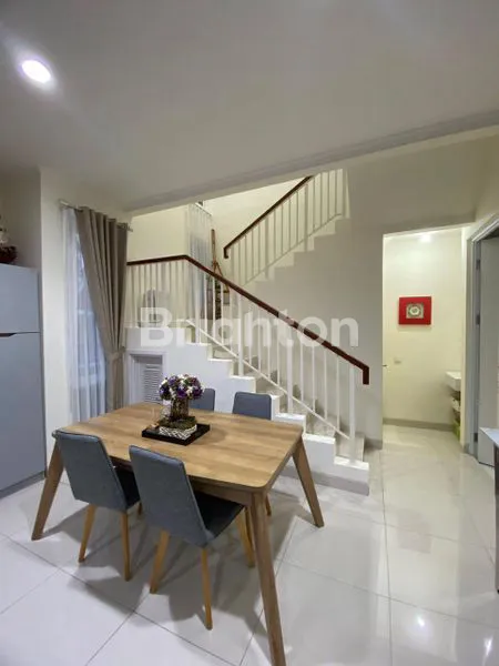 image RUMAH 2 LANTAI BAGUS DAN NYAMAN DI KAWASAN PERUMAHAN YANG ASRI DI EMINENT BSD VIVACIA TANGERANG BANTEN (2)