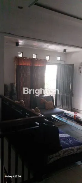 image DIJUAL RUMAH CANTIK SEMIFURNISH TENGAH KOTA BERNUANSA MINIMALIS LOKASI DALAM PERUMAHAN REGENCY AMAN NYAMAN HARGA NEGO (2)