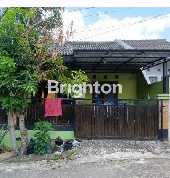image DIJUAL RUMAH CANTIK SEMIFURNISH TENGAH KOTA BERNUANSA MINIMALIS LOKASI DALAM PERUMAHAN BDS AMAN NYAMAN HARGA NEGO (1)
