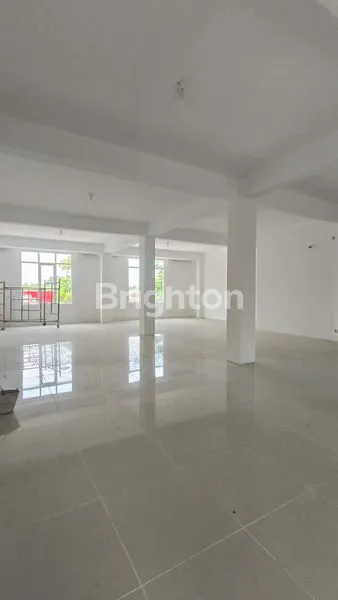 image DISEWAKAN – 2 RUKO 3 LANTAI BERJAJAR DI PUSAT KOTA KEDIRI\\\\N (5)