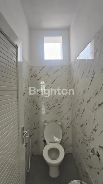 image DISEWAKAN – 2 RUKO 3 LANTAI BERJAJAR DI PUSAT KOTA KEDIRI\\\\N (6)