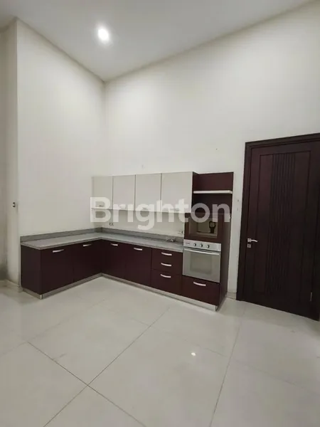 image RUMAH JL DHARMAHUSADA MAS SURABAYA  (8)