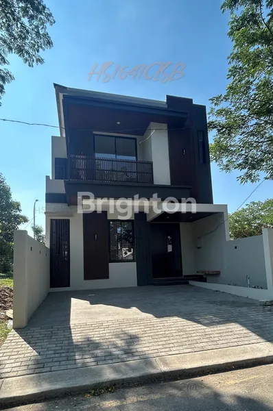 image RUMAH GRESS DI NORTHWEST CITRALAND MINIMALIS MODERN LOKASI BOULEVARD (2)