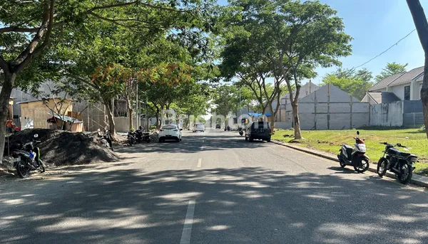 image RUMAH GRESS DI NORTHWEST CITRALAND MINIMALIS MODERN LOKASI BOULEVARD (4)