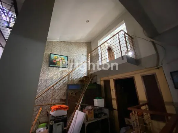 image LOKASI STRATEGIS, SELENGKAH KE SURABAYA (6)