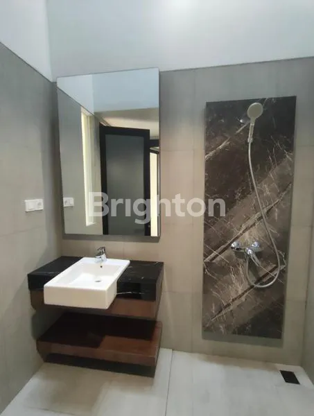 image BAGUS BANGET RUMAH NEW GRESS MINIMALIS MODERN MANYAR INDAH LOKASI STRATEGIS (6)