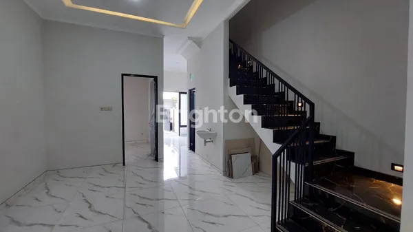 image DIJUAL RUMAH BARU 2 LANTAI MINIMALIS KLAMPIS SURABAYA TIMUR TENGAH KOTA – DEKAT GALAXY MALL, HOKKY, SEKOLAH PETRA & LITTLE SUN (4)