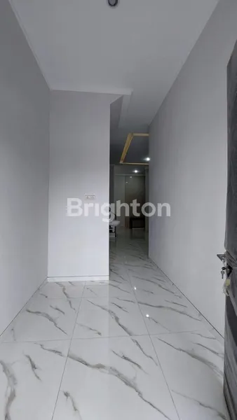 image DIJUAL RUMAH BARU 2 LANTAI MINIMALIS KLAMPIS SURABAYA TIMUR TENGAH KOTA – DEKAT GALAXY MALL, HOKKY, SEKOLAH PETRA & LITTLE SUN (5)