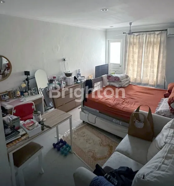 image RUMAH LOKASI STRATEGIS BUMI SERPONG DAMAI (2)