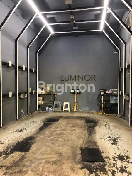 image TEMPAT USAHA OTOMOTIF  AKTIF + CAFE (2)