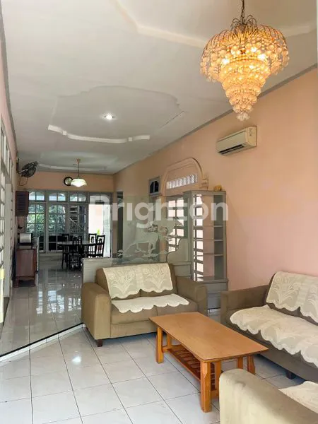 image RUMAH CANTIK LEBAR 12 MTR - SIAP HUNI - DI PERUMAHAN FULL FASILITAS KOMPLEK TASBIH 1 DENGAN LINGKUNGAN YG AMAN, ASRI DAN NYAMAN SERTA LOKASI STRATEGIS YANG DEKAT KE BERBAGAI PUSAT KULINER DAN HIBURAN WARGA MEDAN (2)