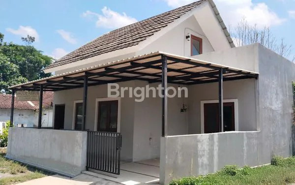 image RUMAH 2 LANTAI DEKAT TOL PRAMBANAN (1)