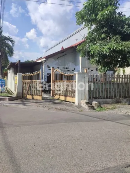 JAJAR - LAWEYAN , RUMAH / TANAH MURAH LOKASI STRATEGIS YANG TERMASUK DAERAH PRETISIUS SOLO BARAT. LT