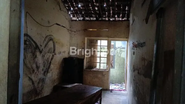 image RUMAH HITUNG TANAH DI JL. ADISUCIPTO COLOMADU (4)