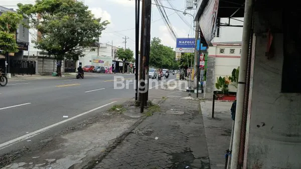 image RUMAH HITUNG TANAH DI JL. ADISUCIPTO COLOMADU (7)