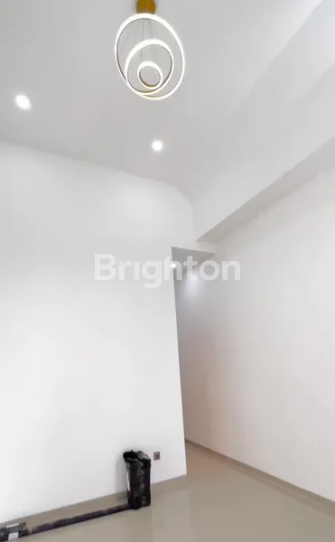 image RUMAH 1 LANTAI BARU GRESS MINIMALIS DI BUMI WONOREJO MERR UKURAN 4X18, BONUS KANOPI, PAGAR, TANDON, POMPA (5)