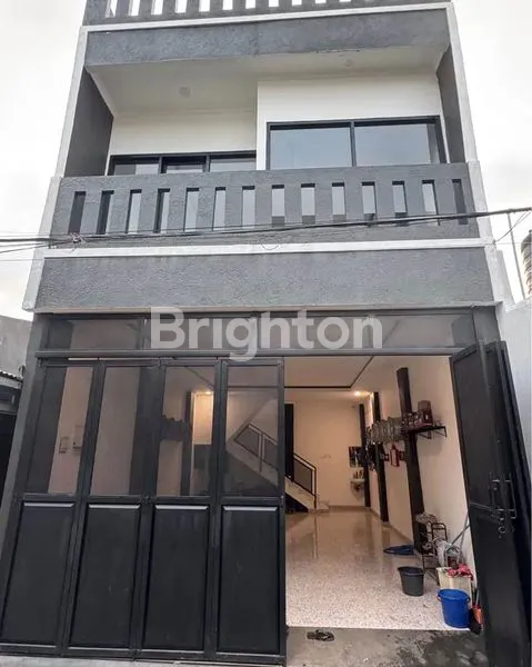 image MURAH RUMAH 3 LANTAI BARU DEKAT TOL JATIWARNA  (1)