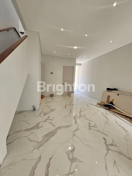 image RUNGKUT  BARU GRESS 2LT DEKAT MERR JARANG ADA LO KMR BANYAK 4 (3)