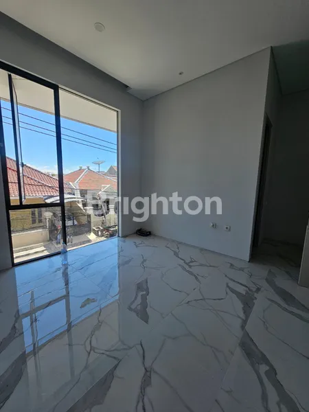 image RUNGKUT  BARU GRESS 2LT DEKAT MERR JARANG ADA LO KMR BANYAK 4 (5)