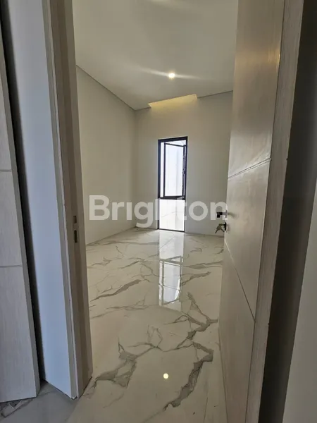 image RUNGKUT  BARU GRESS 2LT DEKAT MERR JARANG ADA LO KMR BANYAK 4 (6)