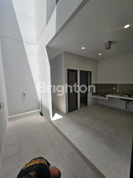 image PANDUGO DEKAT MERR  BARU GRESS 2LT ROW JALAN 3MBL JARANG ADA LO KMR BANYAK 4 (8)