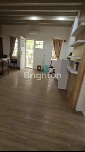 image HUNIAN MEWAH 3 LANTAI DI MEDAN RESORT (2)