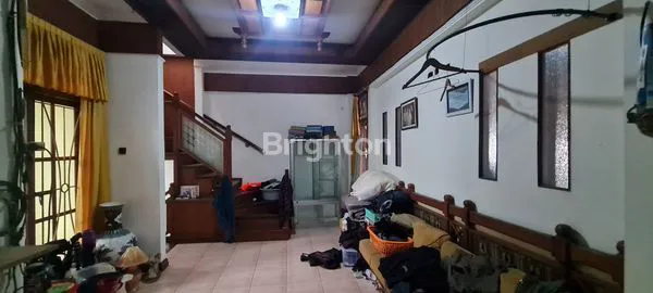 image RUMAH 3 LANTAI DI JL BANTENG SEMARANG (3)