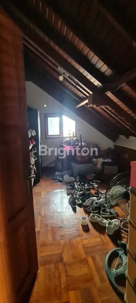 image RUMAH 3 LANTAI DI JL BANTENG SEMARANG (6)