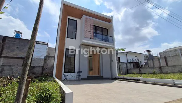 image RUMAH 2 LANTAI DEKAT EXIT TOL MALANG KOTA SAWOJAJAR (1)