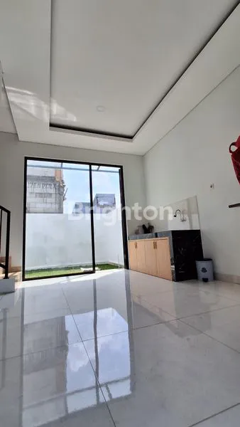 image RUMAH 2 LANTAI DEKAT EXIT TOL MALANG KOTA SAWOJAJAR (3)