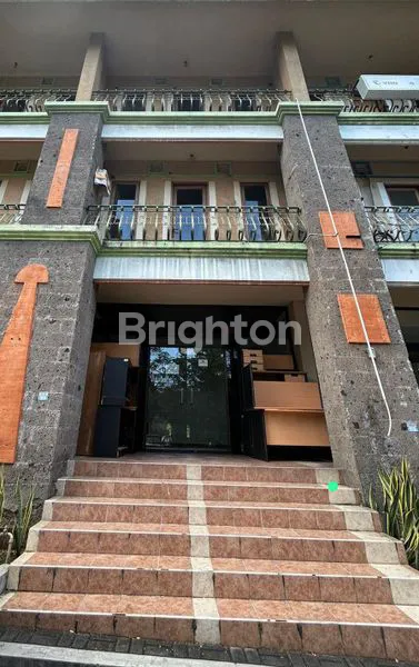 image RUKO 3 LANTAI SUPER STRATEGIS DI RENON – COCOK BUAT KANTOR ATAU USAHA KERENMU! (1)