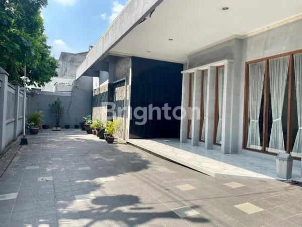 image RUMAH MEWAH FULL FURNISH TENGAH KOTA SOLO - LAWEYAN (1)