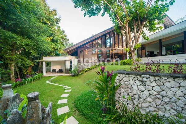 image TROPICAL ELLEGANCE VILLA , JUNGLE VIEW AT SUKAWATI , GIANYAR . BALI (4)
